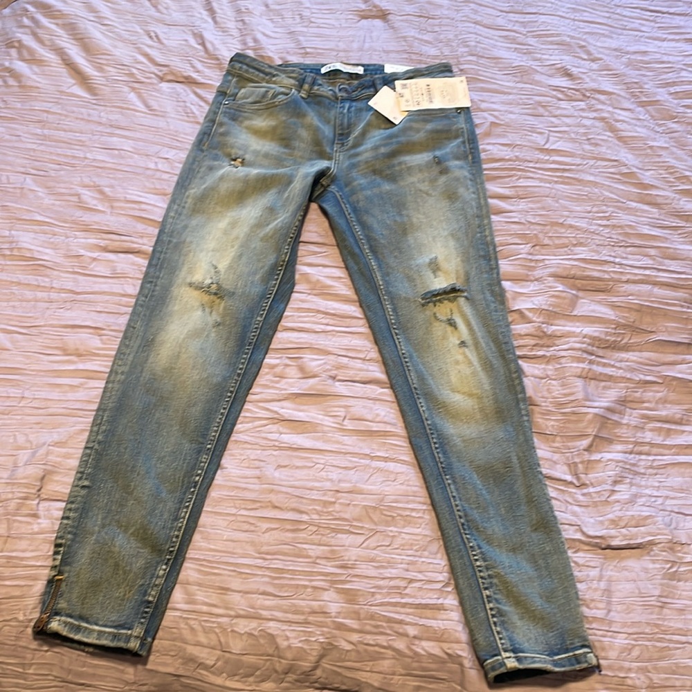 Zara womens mid rise skinny jeans with tags. Size 40